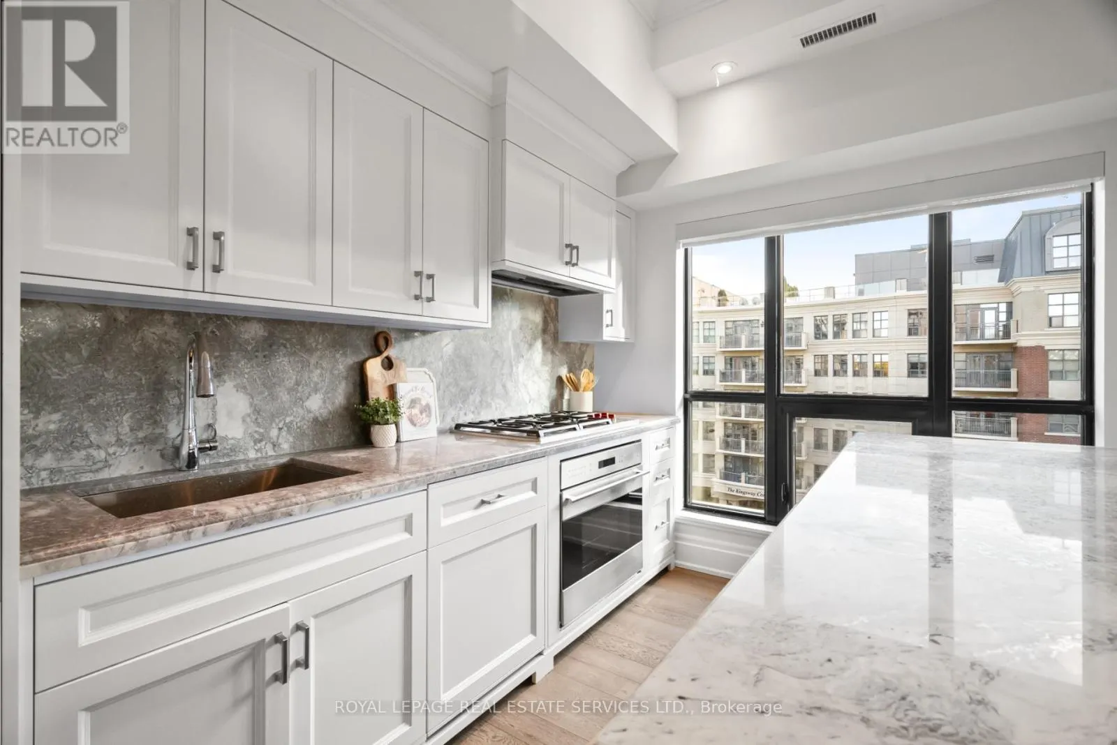 504 - 4 THE KINGSWAY