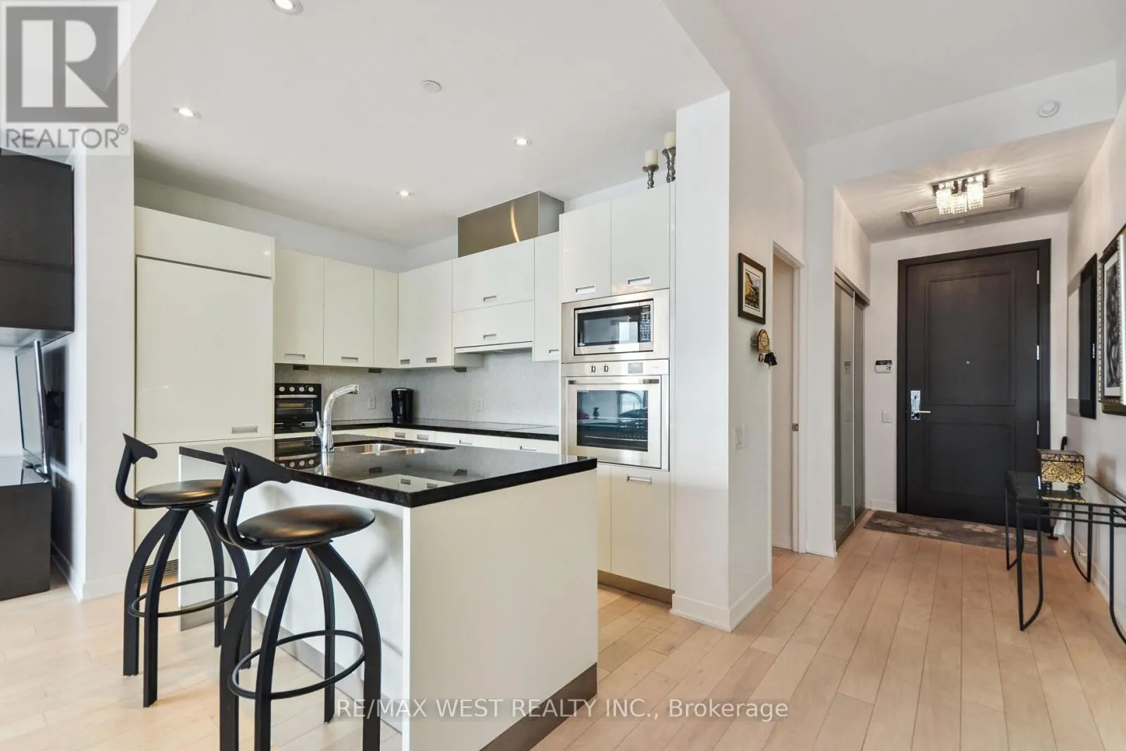 2906 - 88 PARK LAWN ROAD