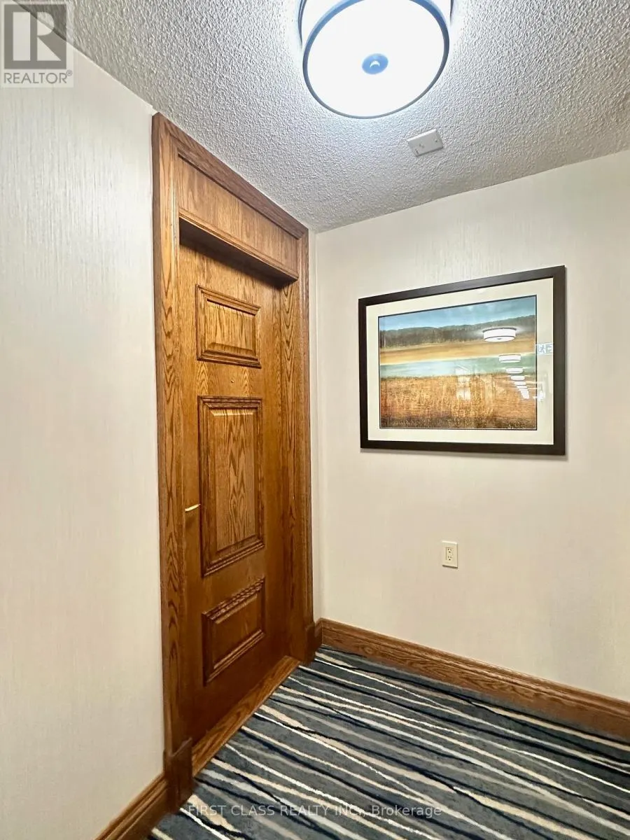 403 - 4889 KIMBERMOUNT AVENUE