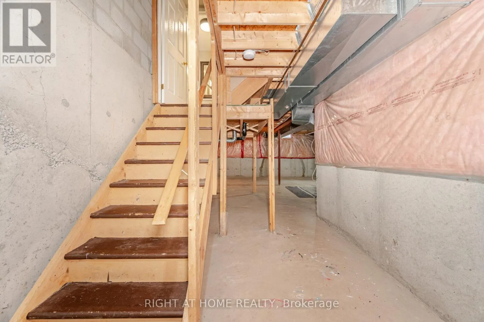 2 - 1283 BLANSHARD DRIVE