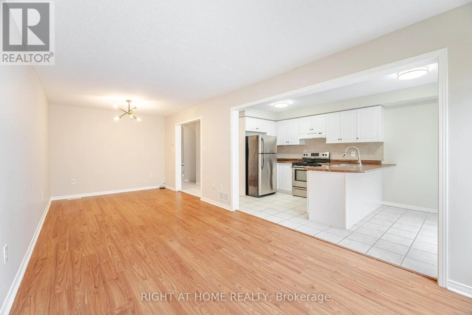 2 - 1283 BLANSHARD DRIVE