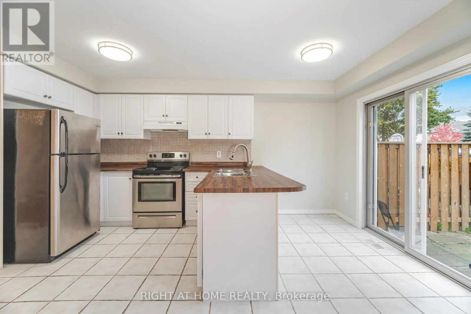 2 - 1283 BLANSHARD DRIVE