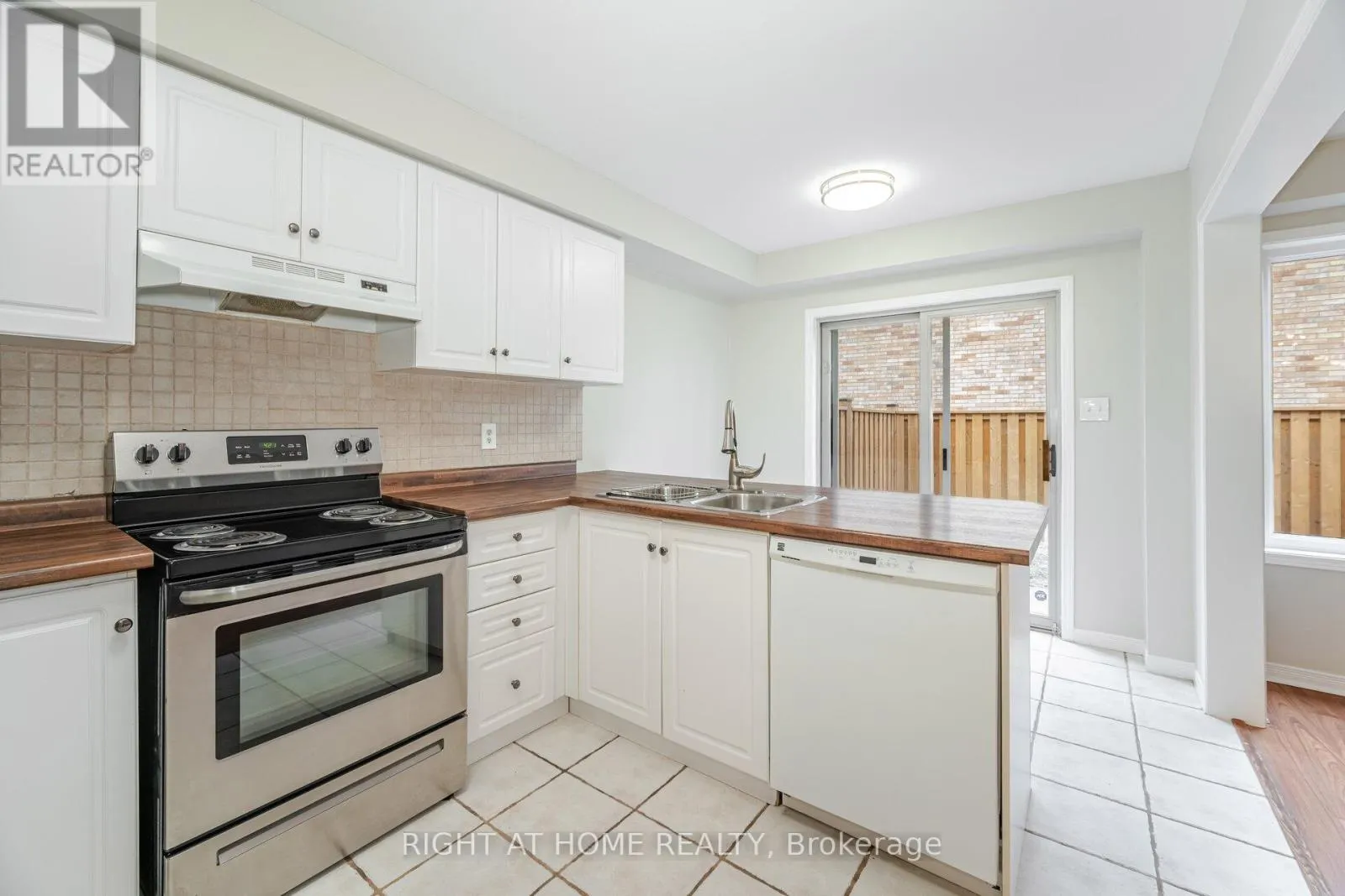 2 - 1283 BLANSHARD DRIVE