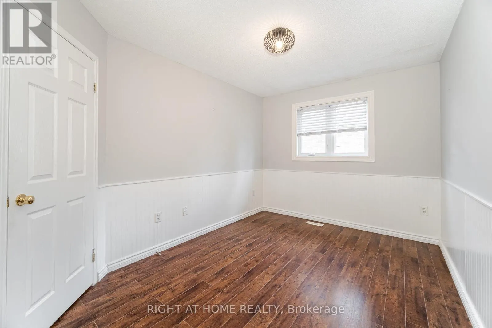 2 - 1283 BLANSHARD DRIVE