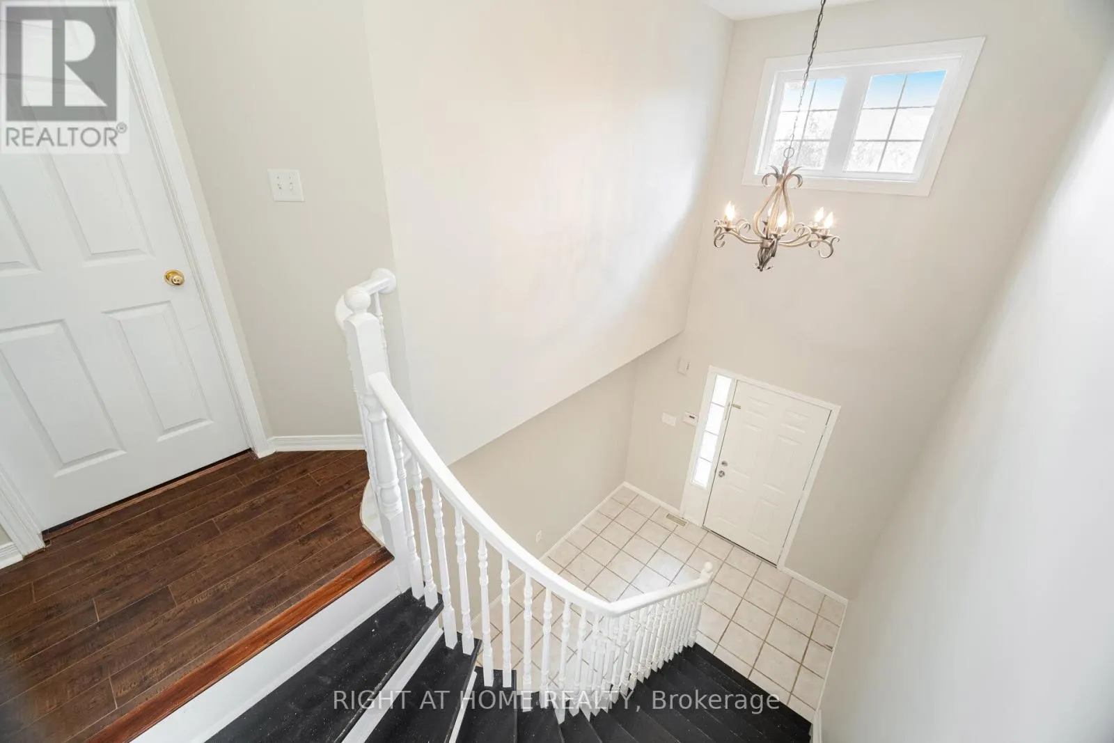 2 - 1283 BLANSHARD DRIVE