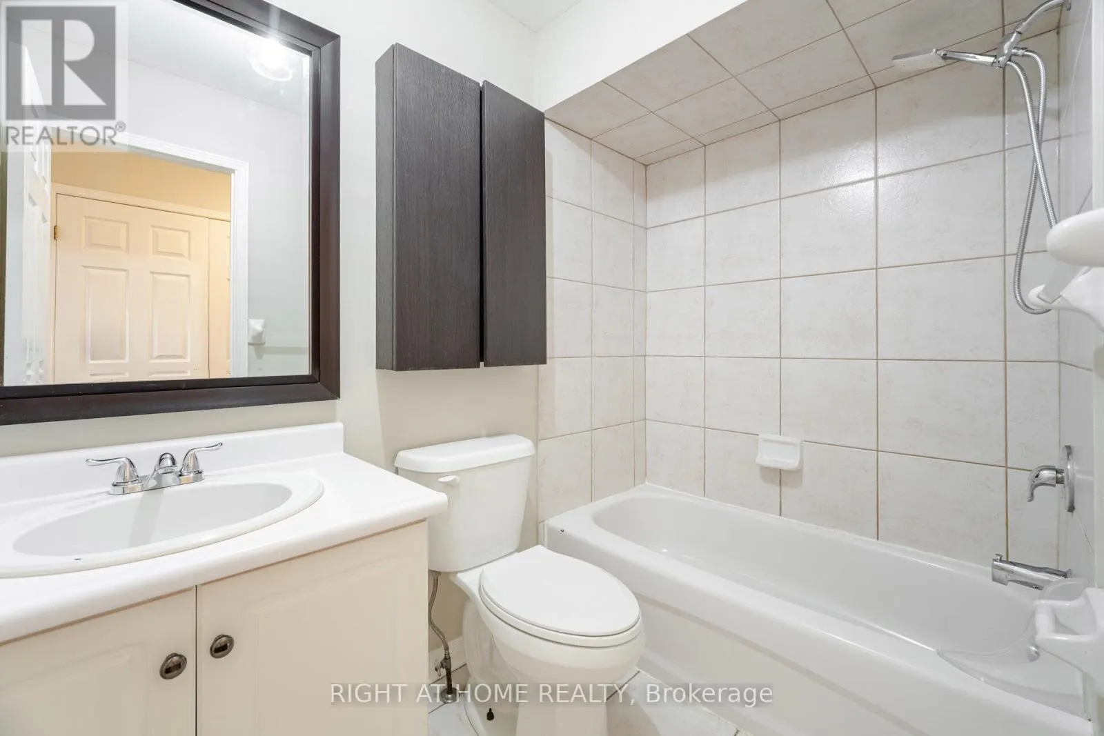 2 - 1283 BLANSHARD DRIVE