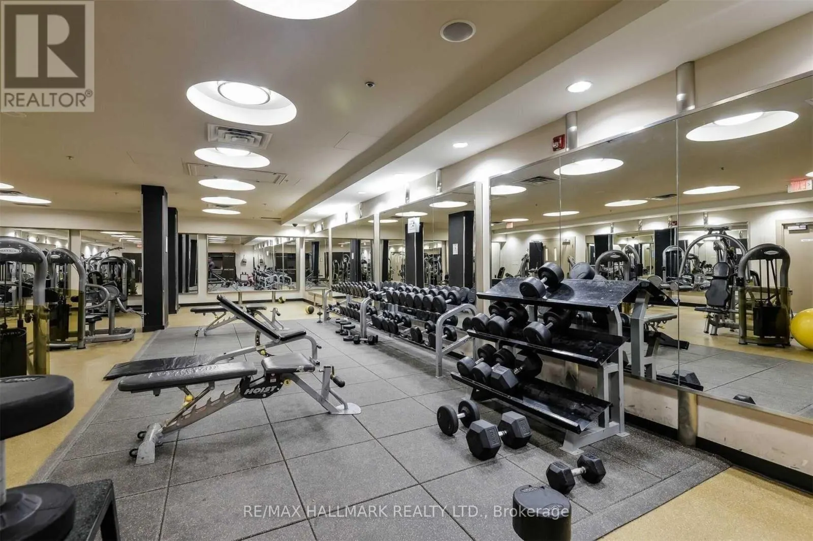 511 - 80 ABSOLUTE AVENUE