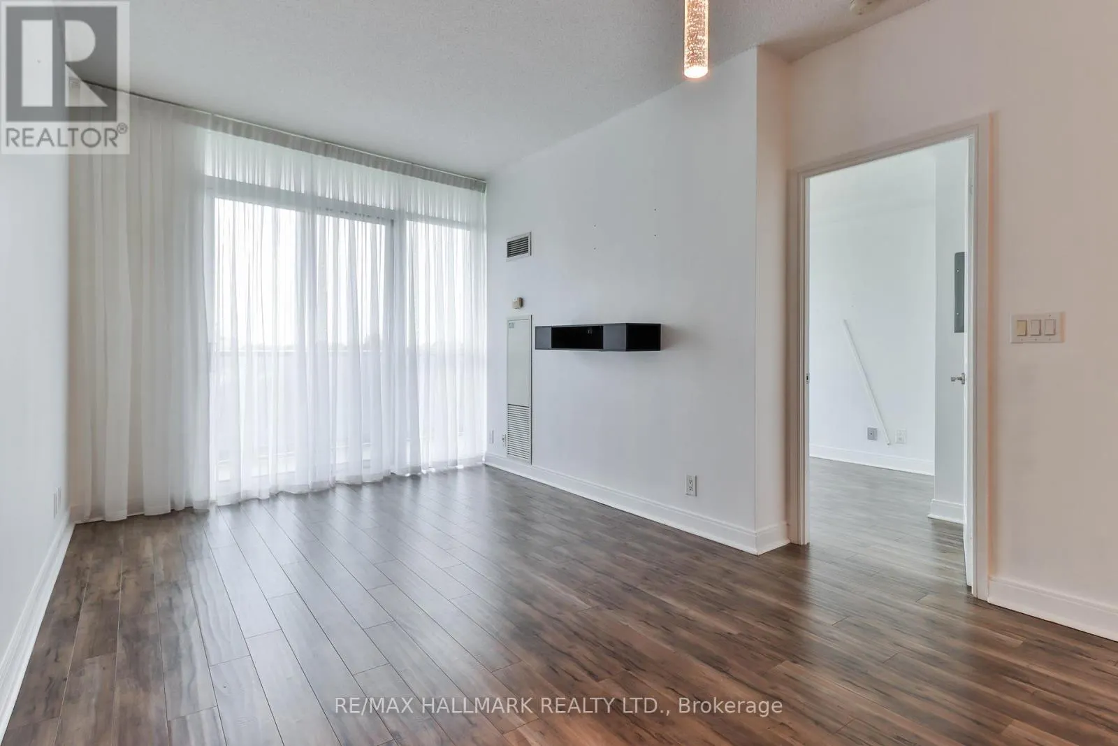 511 - 80 ABSOLUTE AVENUE