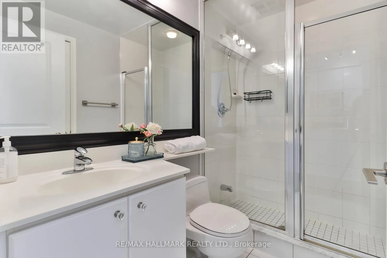 511 - 80 ABSOLUTE AVENUE