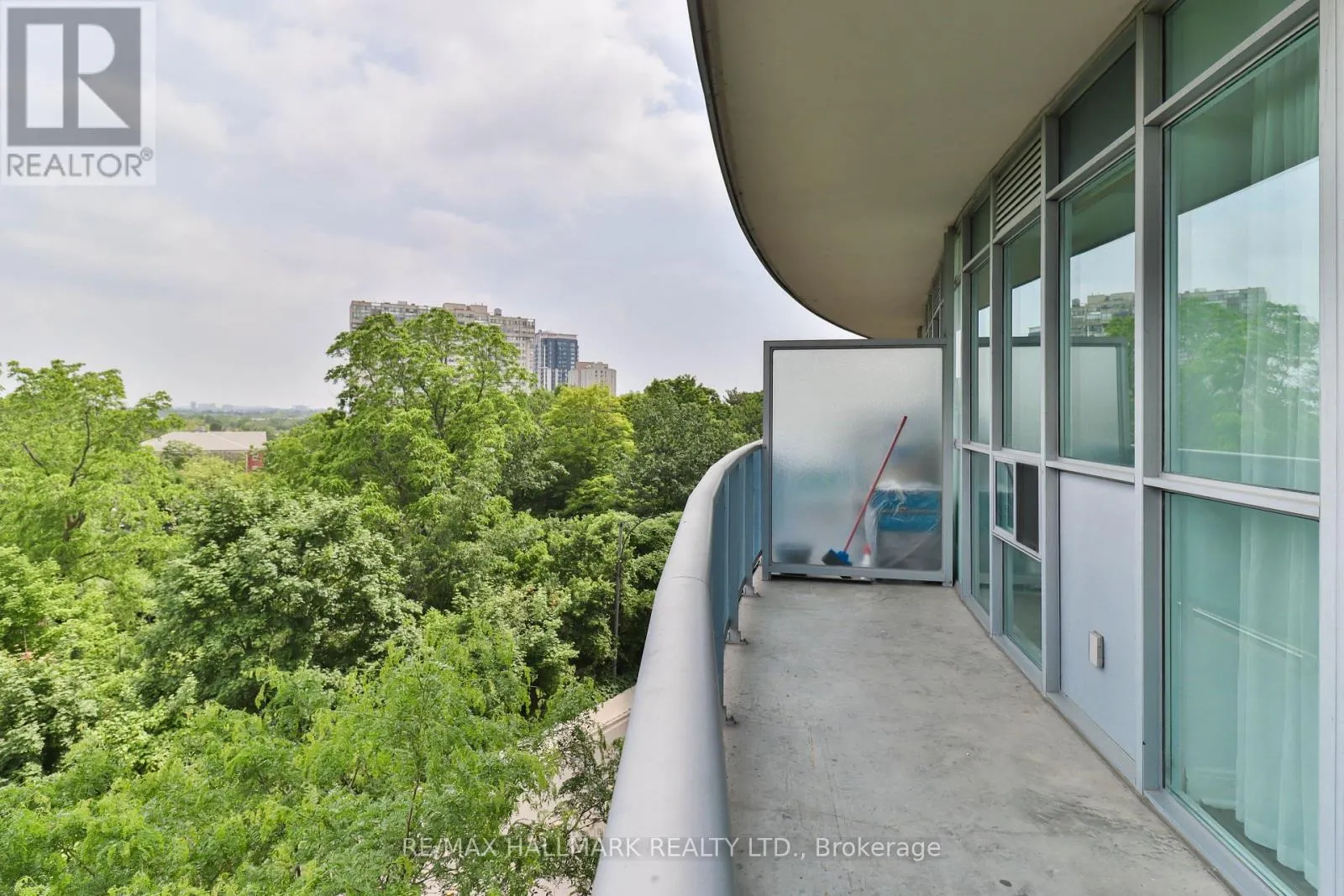 511 - 80 ABSOLUTE AVENUE