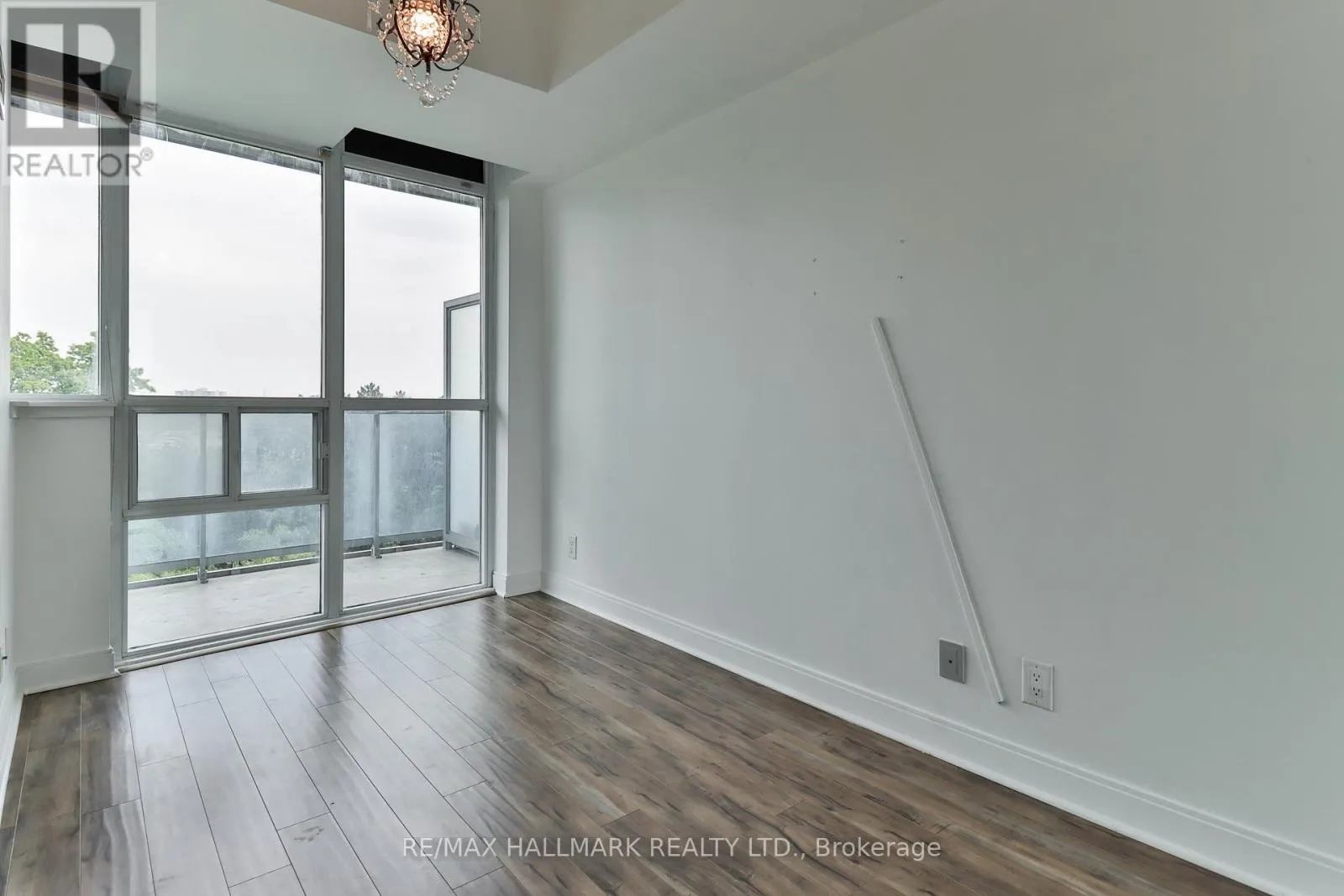 511 - 80 ABSOLUTE AVENUE