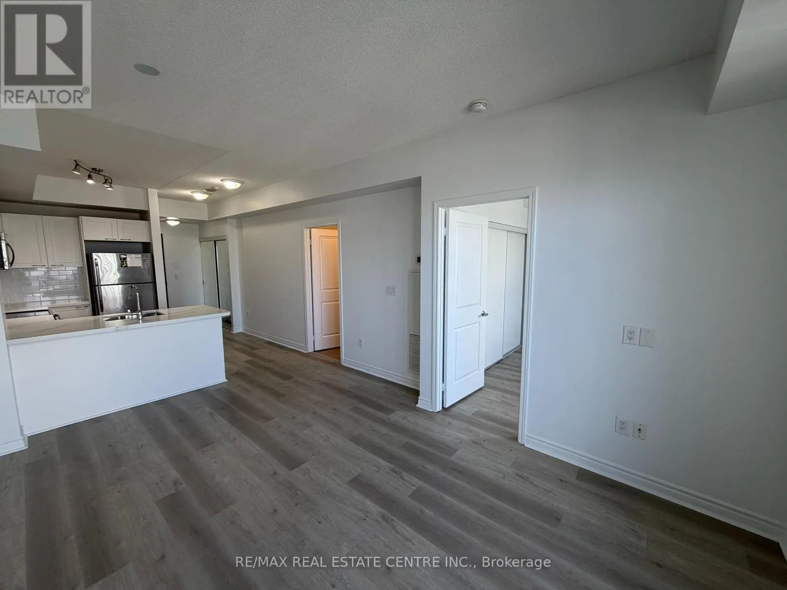 3003 - 385 PRINCE OF WALES DRIVE