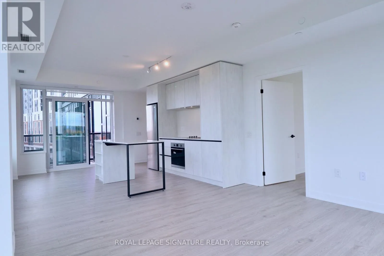 414 - 2495 EGLINTON AVENUE W