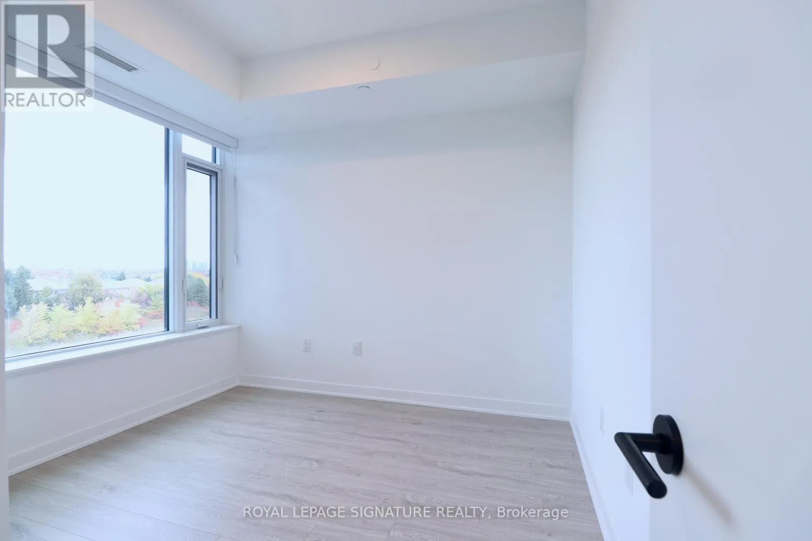 414 - 2495 EGLINTON AVENUE W