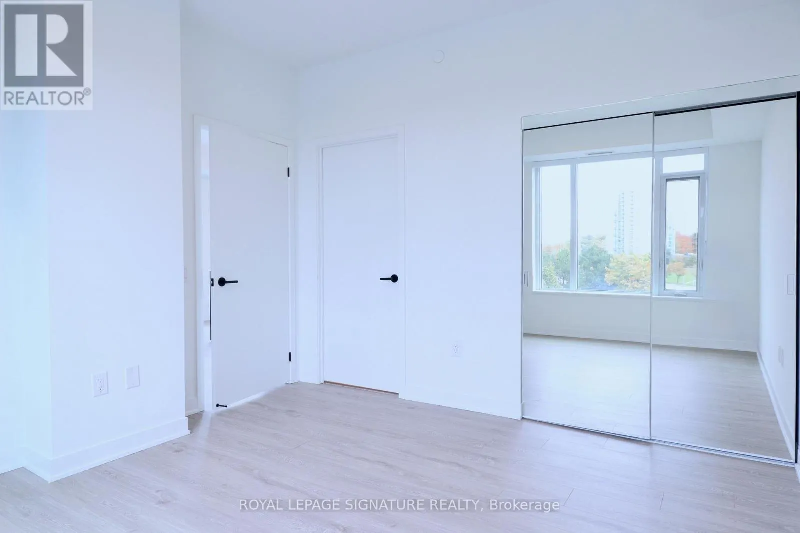 414 - 2495 EGLINTON AVENUE W