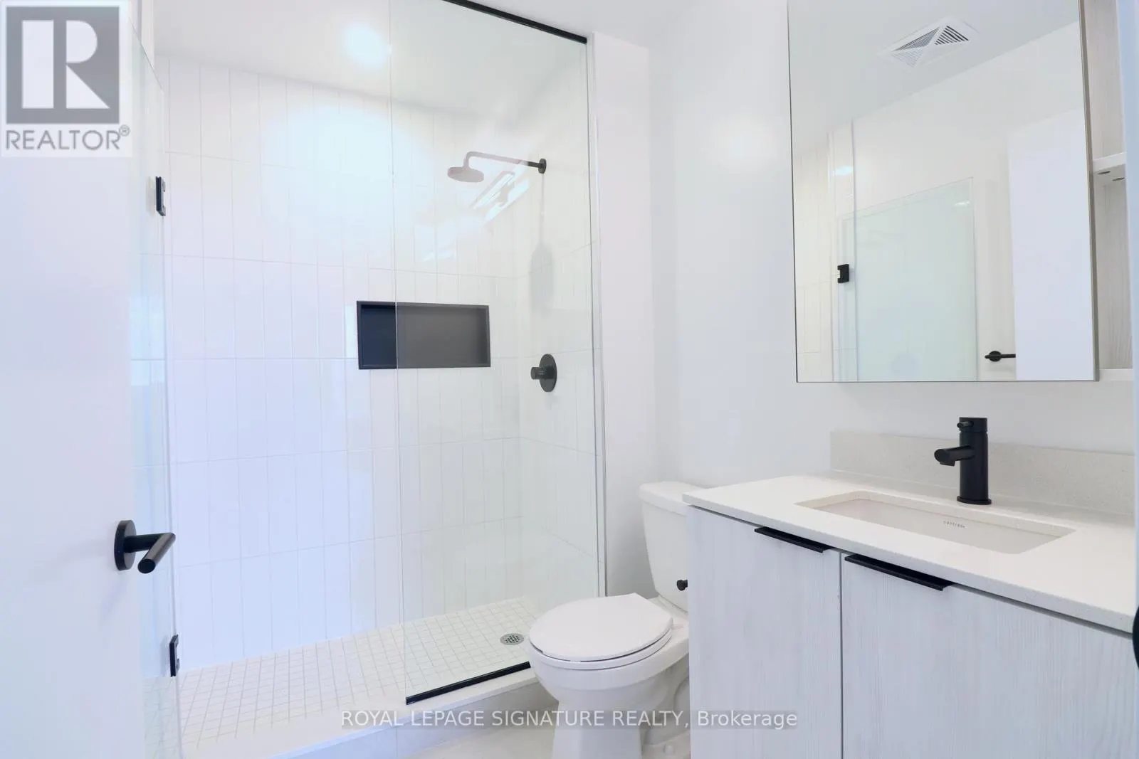 414 - 2495 EGLINTON AVENUE W