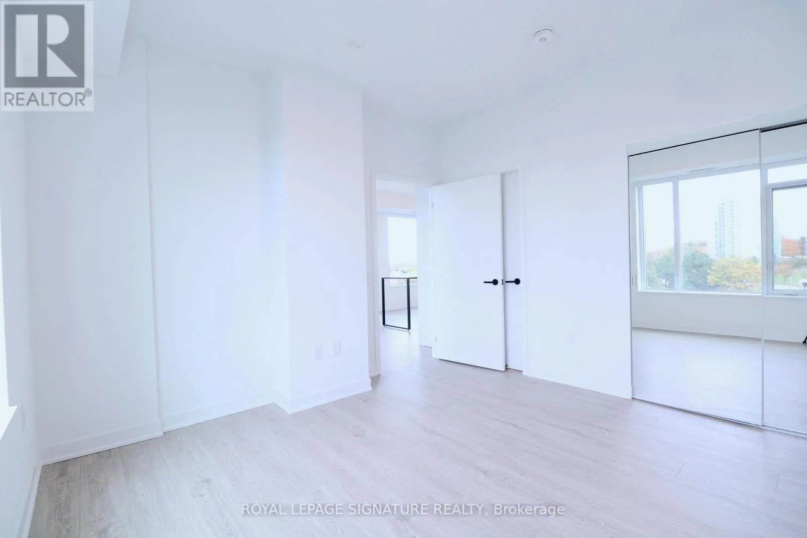 414 - 2495 EGLINTON AVENUE W