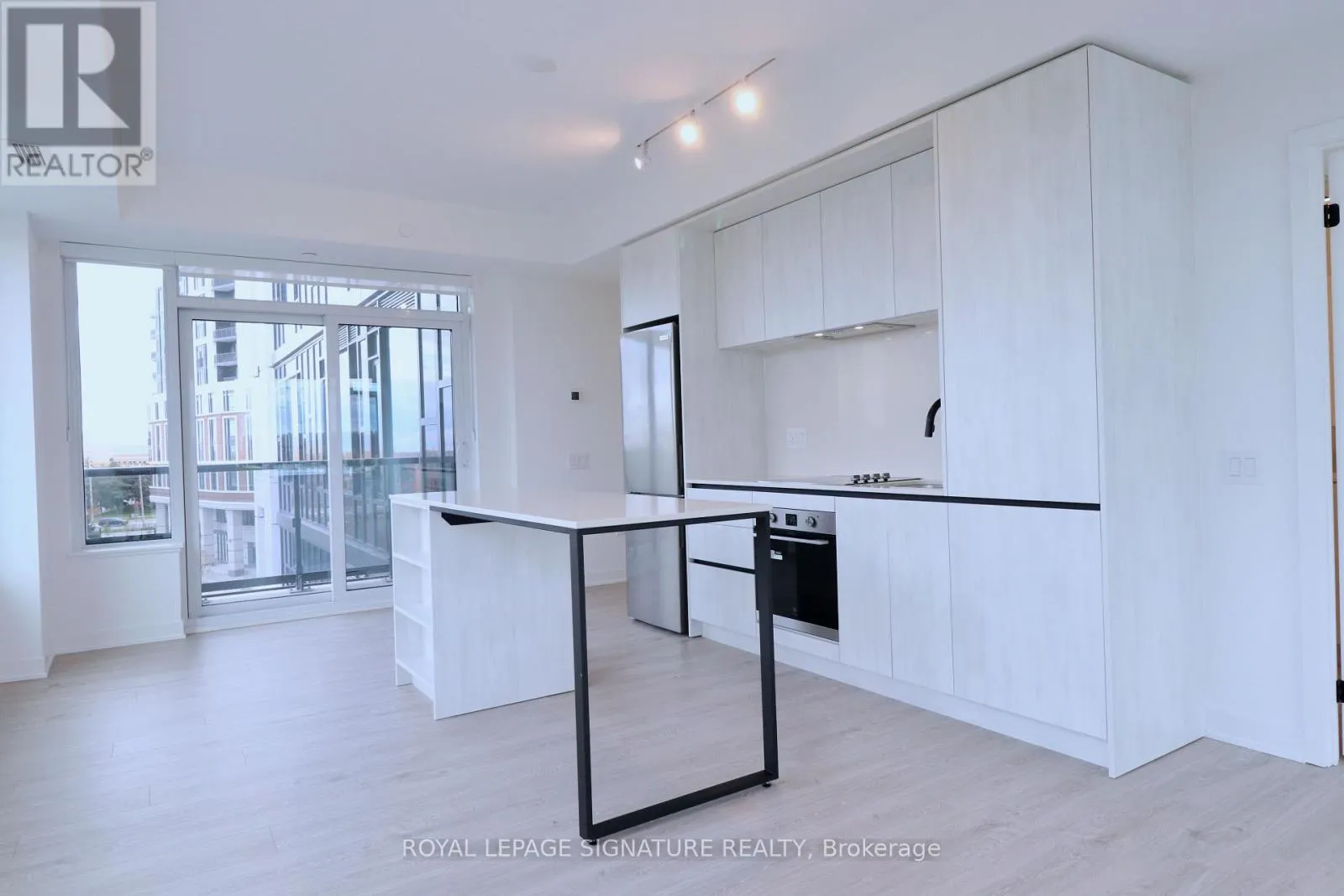 414 - 2495 EGLINTON AVENUE W