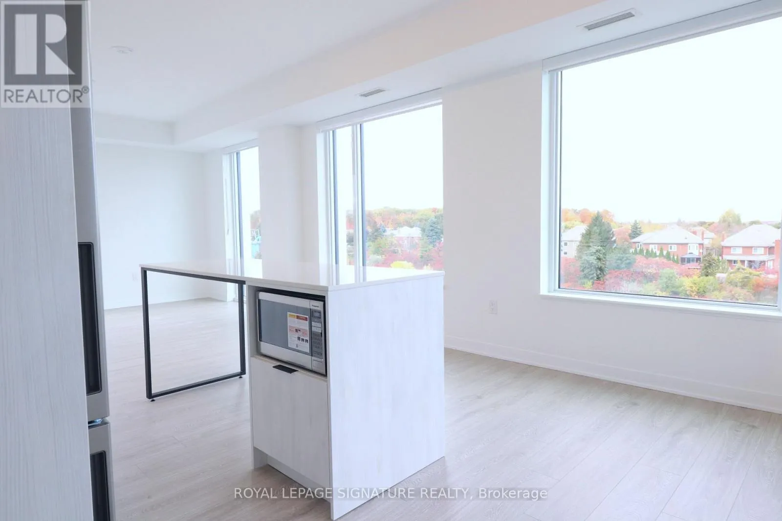 414 - 2495 EGLINTON AVENUE W