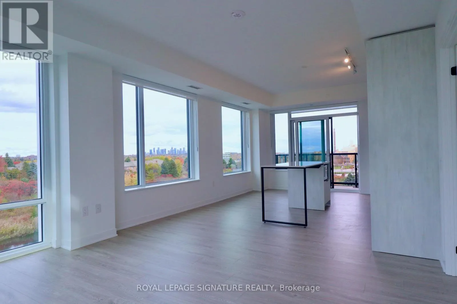 414 - 2495 EGLINTON AVENUE W