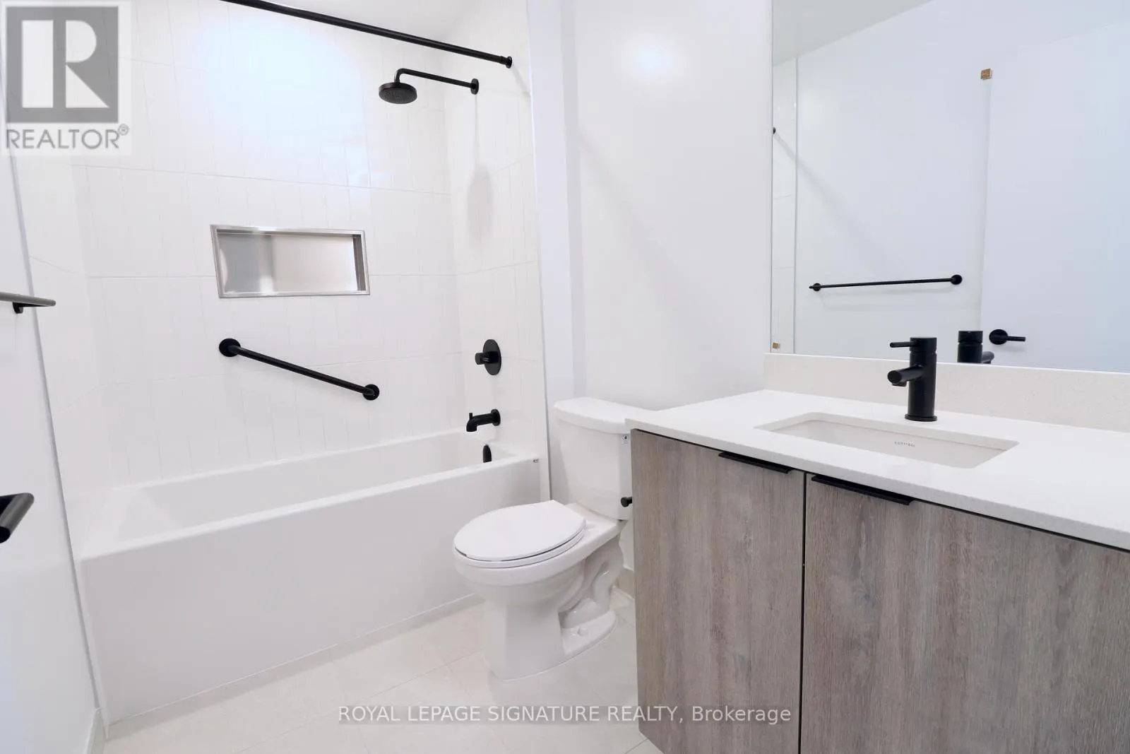 414 - 2495 EGLINTON AVENUE W