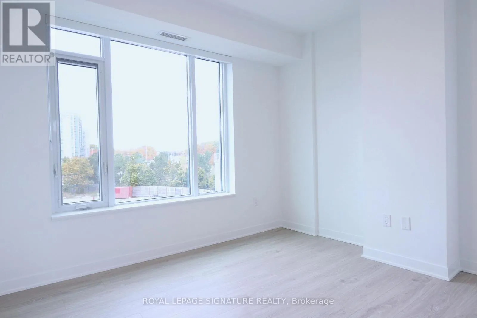 414 - 2495 EGLINTON AVENUE W