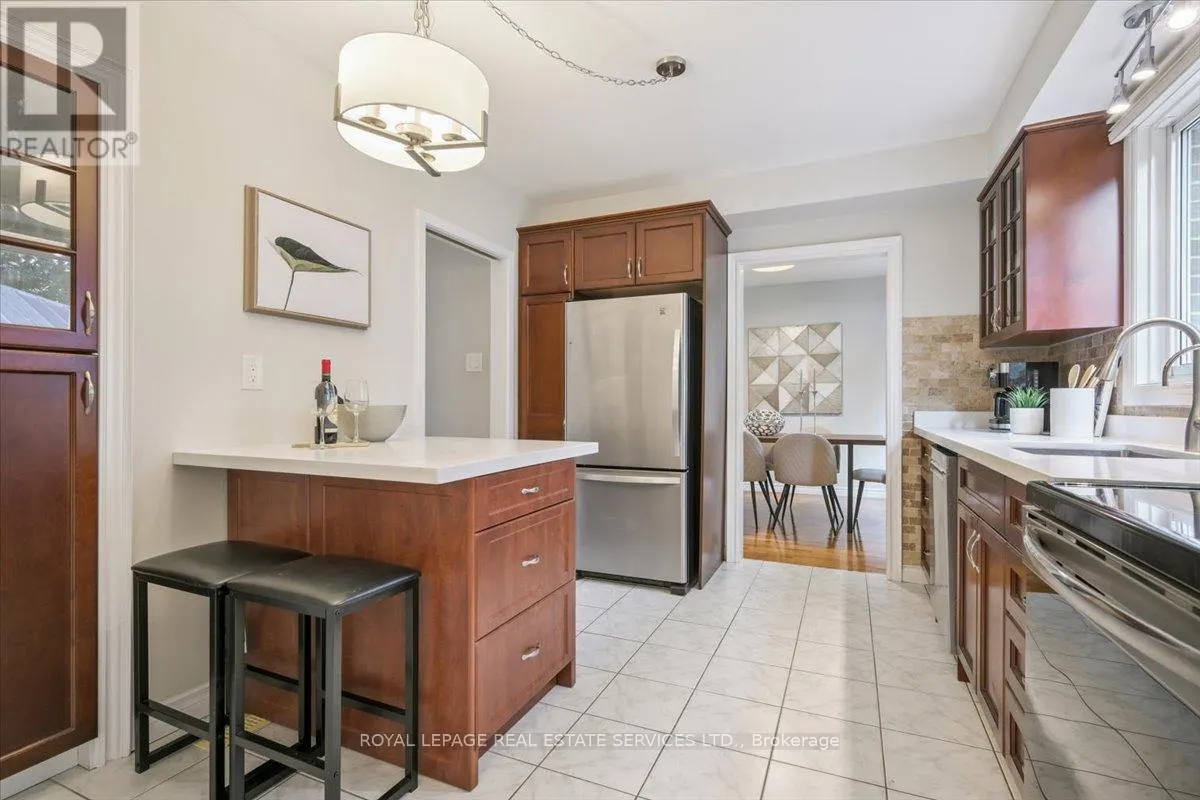 2340 HOMELANDS DRIVE