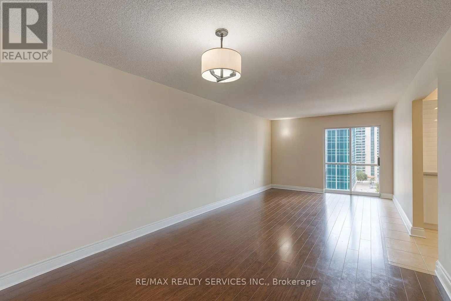 1107 - 350 WEBB DRIVE