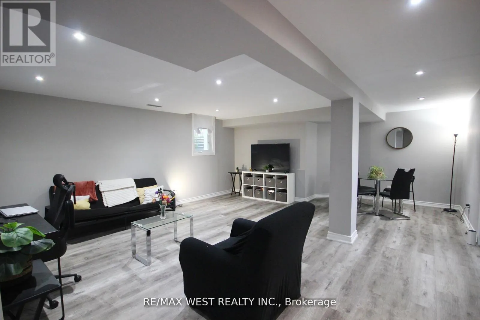 7374 BLACK WALNUT TRAIL