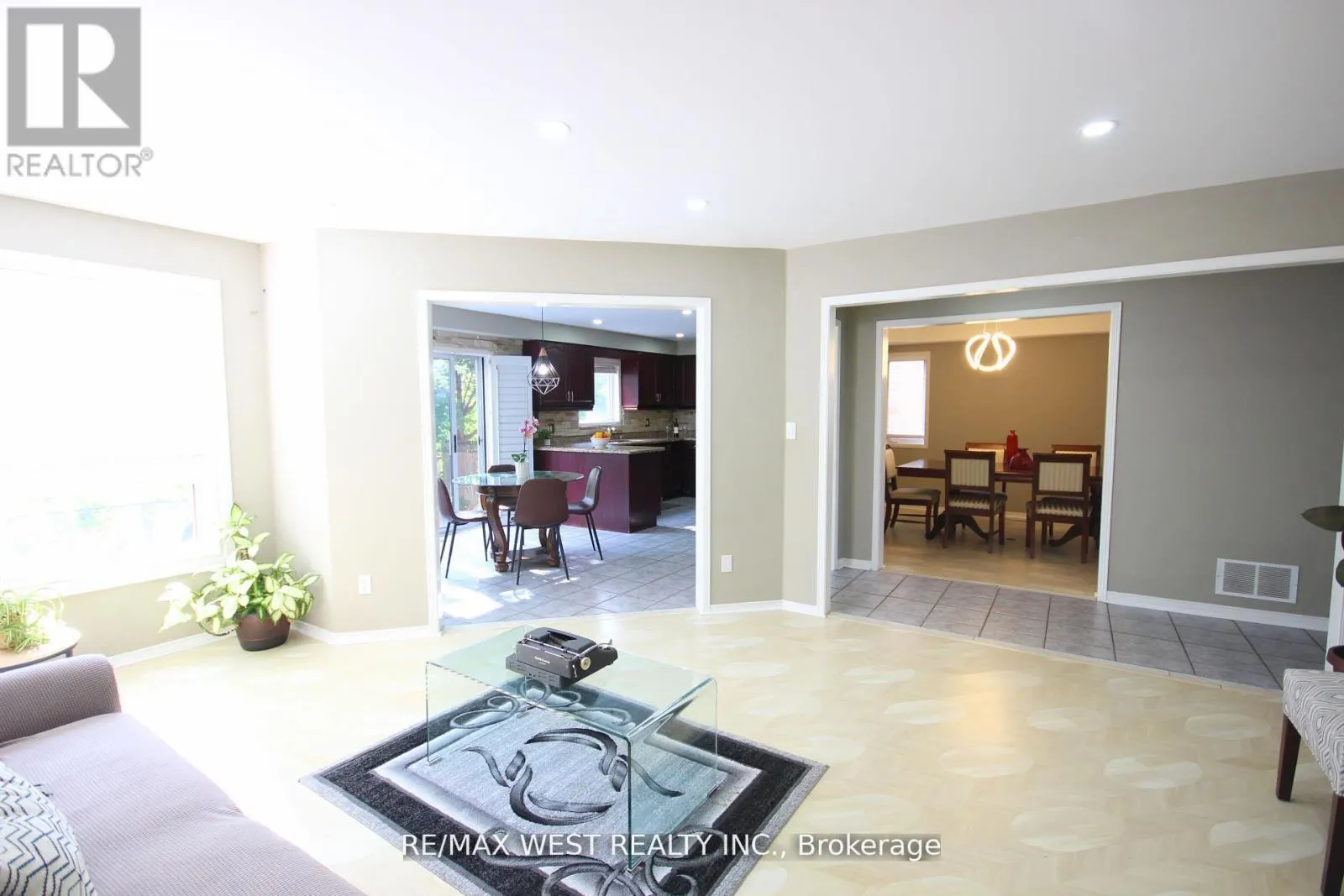 7374 BLACK WALNUT TRAIL