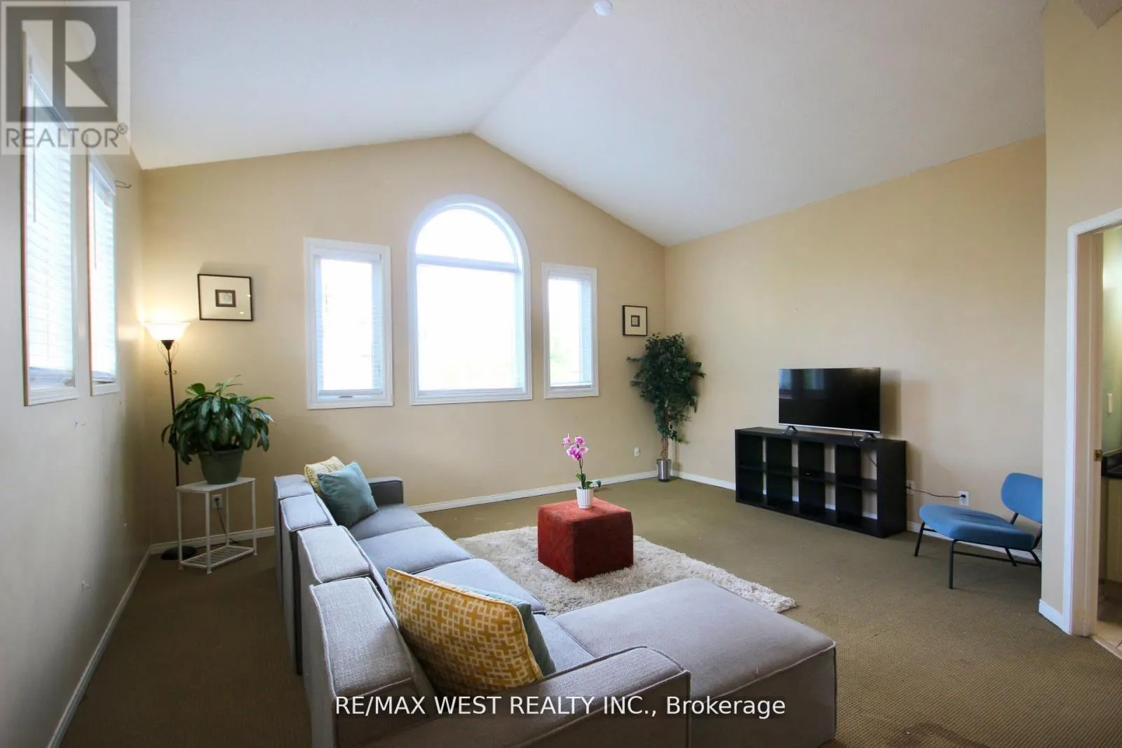 7374 BLACK WALNUT TRAIL