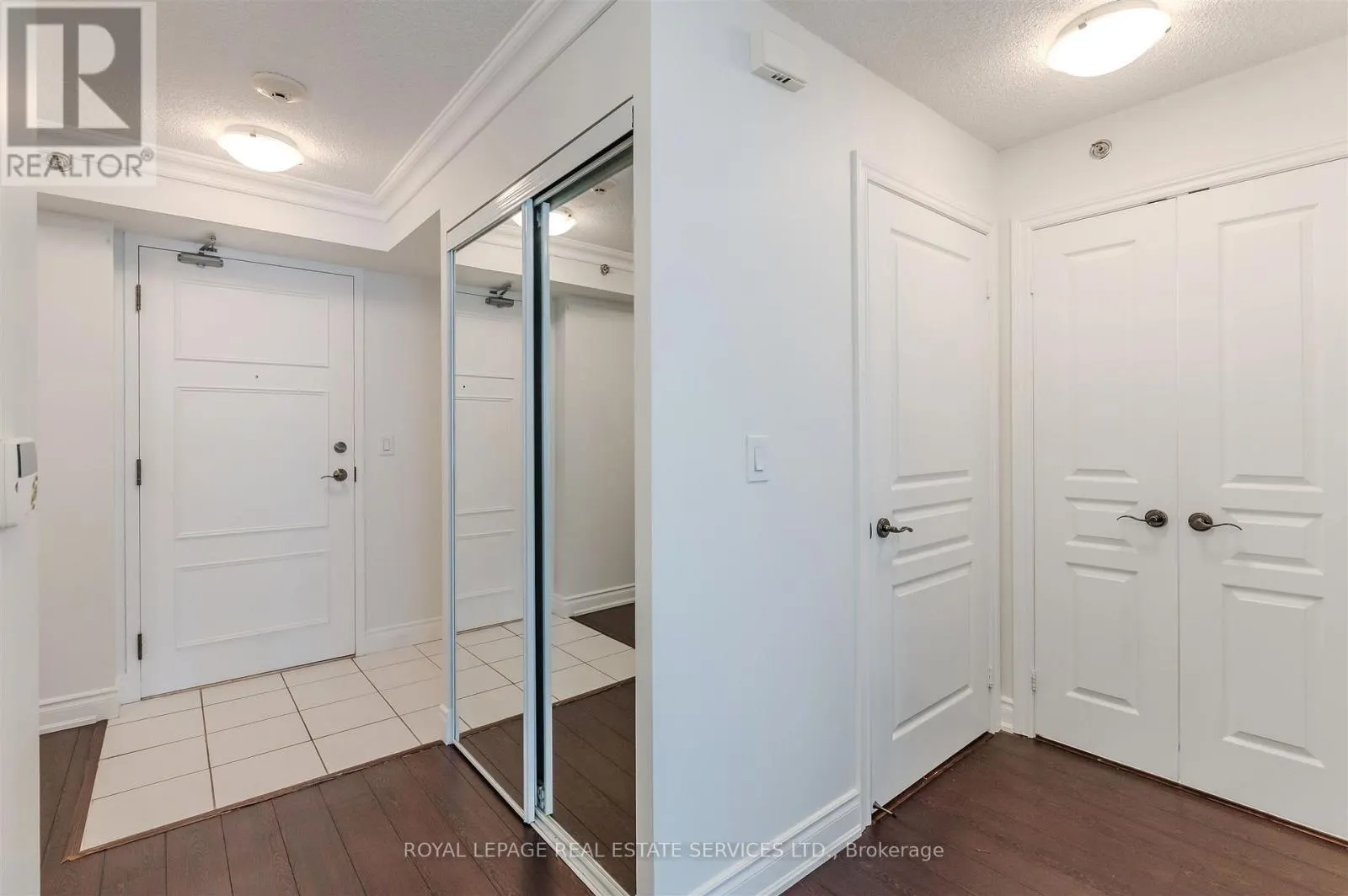 1109 - 3 MARINE PARADE DRIVE