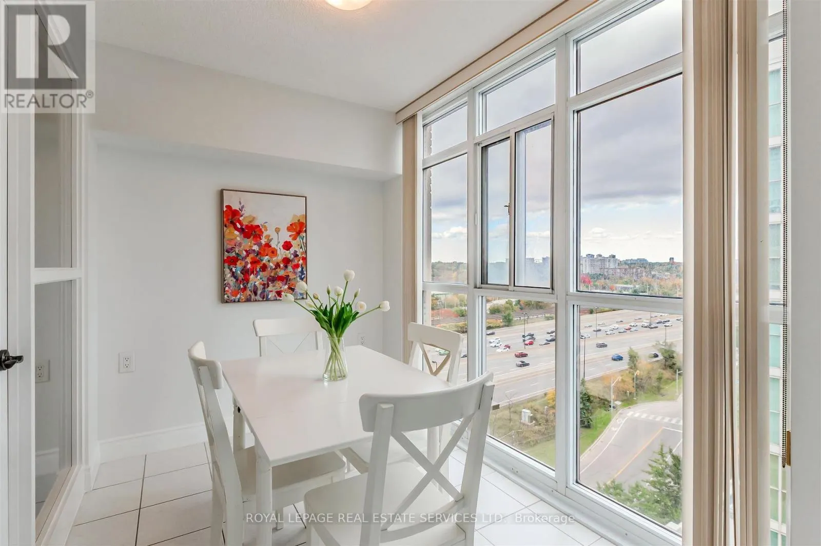 1109 - 3 MARINE PARADE DRIVE