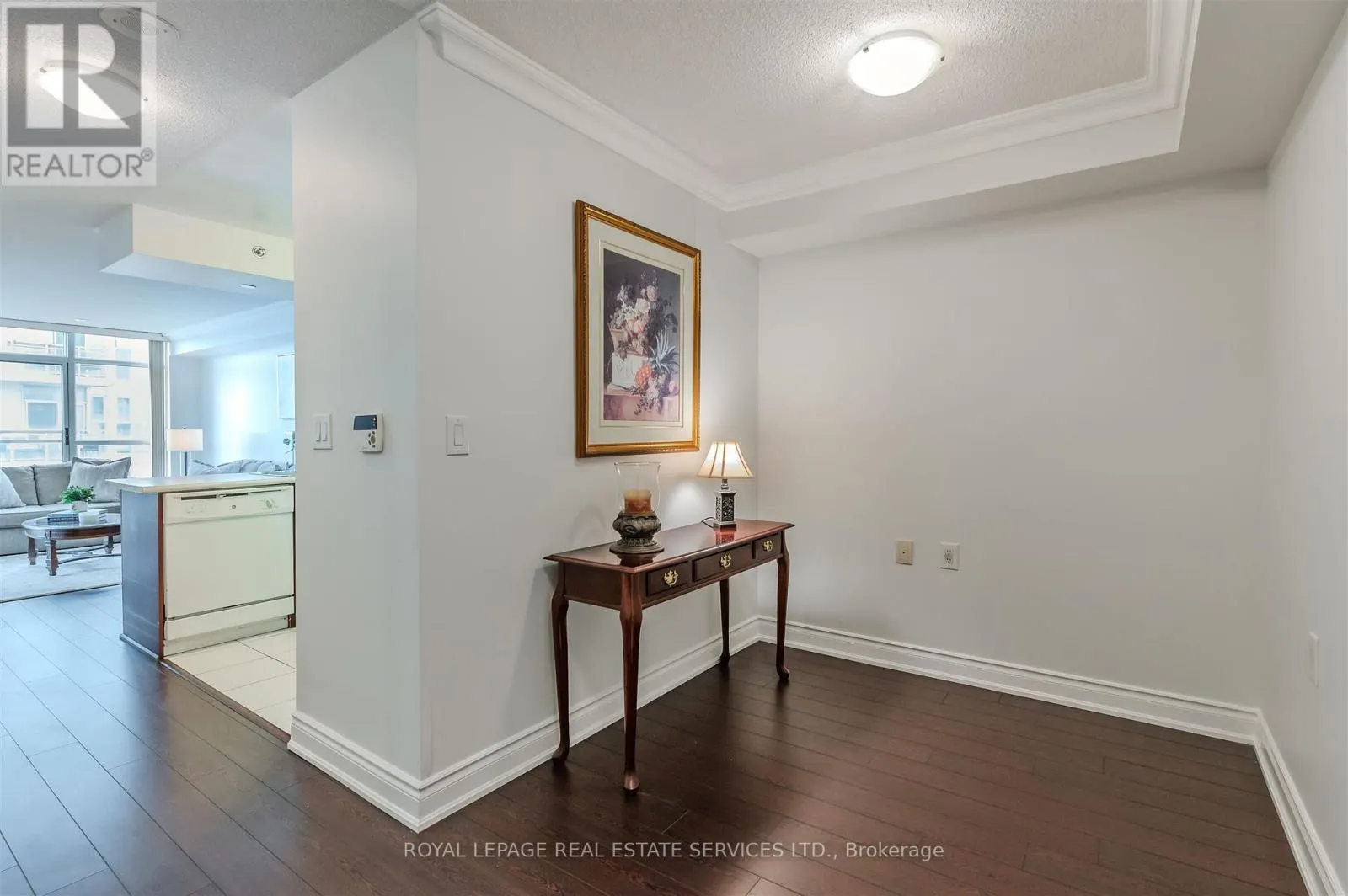 1109 - 3 MARINE PARADE DRIVE