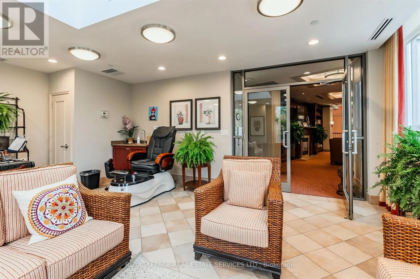 1109 - 3 MARINE PARADE DRIVE