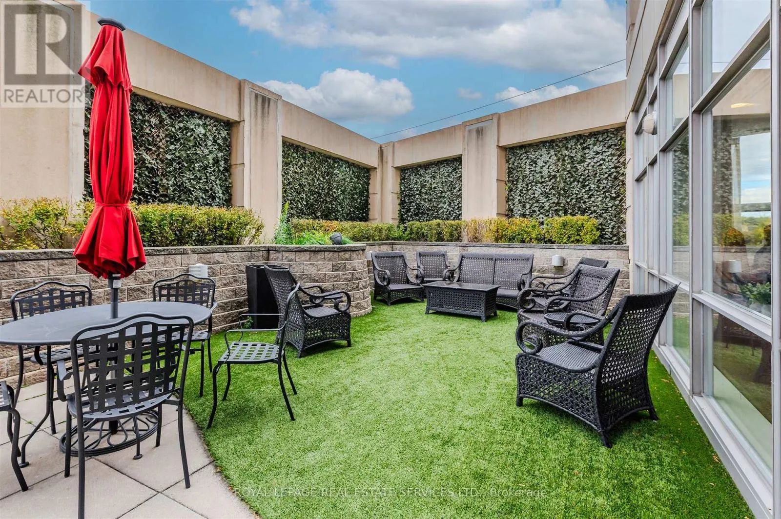 1109 - 3 MARINE PARADE DRIVE