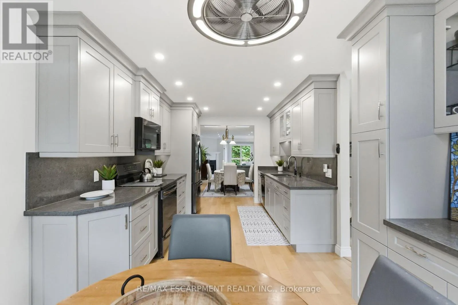 48 - 5255 LAKESHORE ROAD