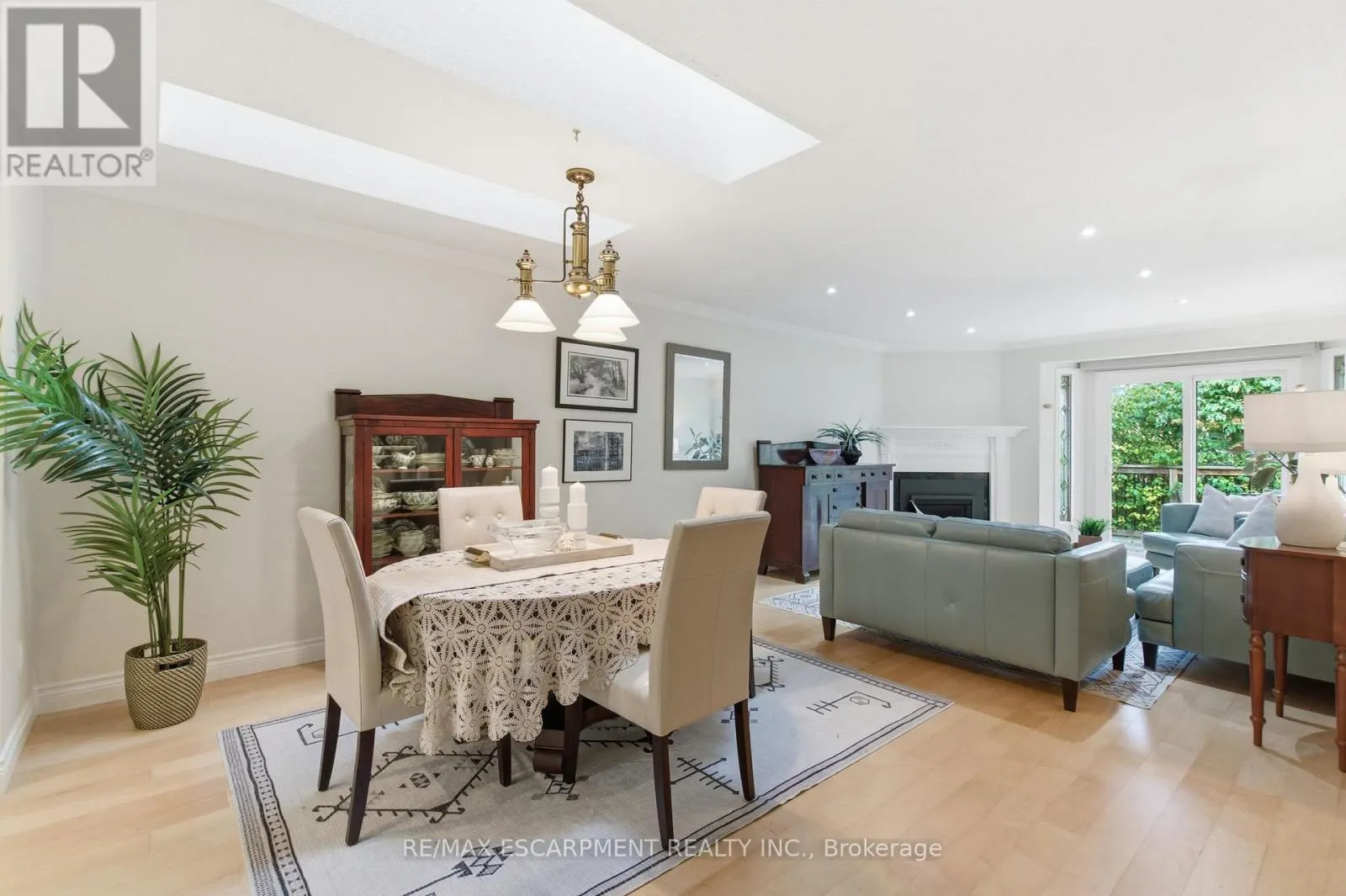 48 - 5255 LAKESHORE ROAD