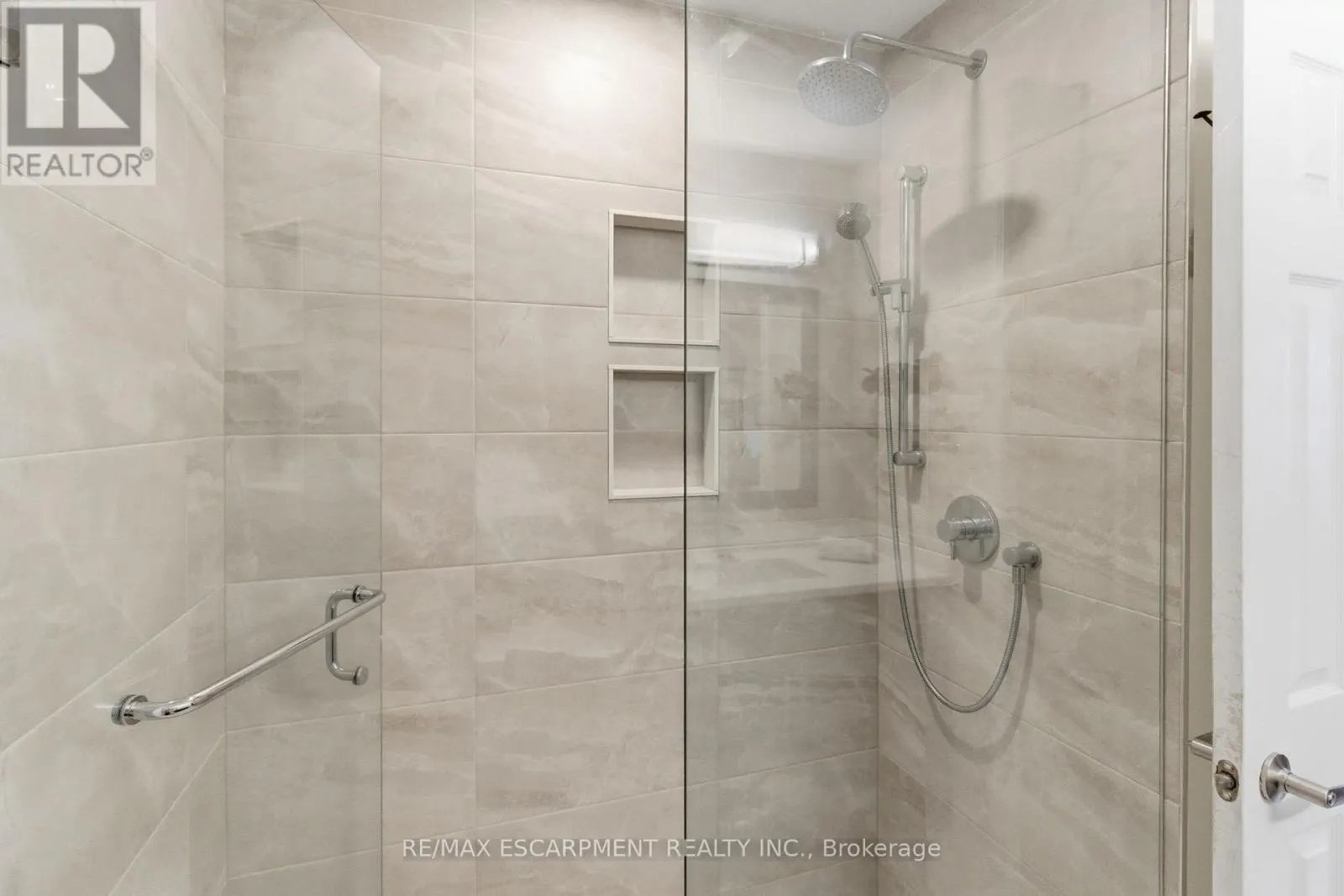 48 - 5255 LAKESHORE ROAD