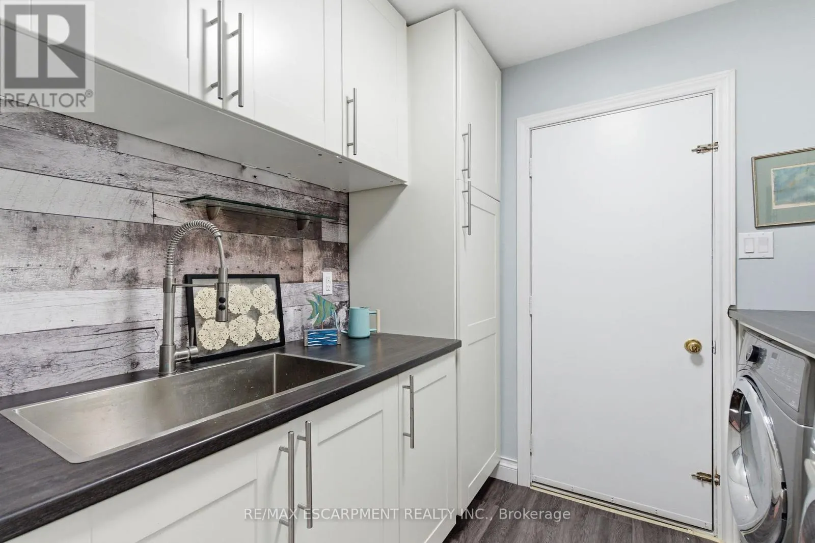 48 - 5255 LAKESHORE ROAD