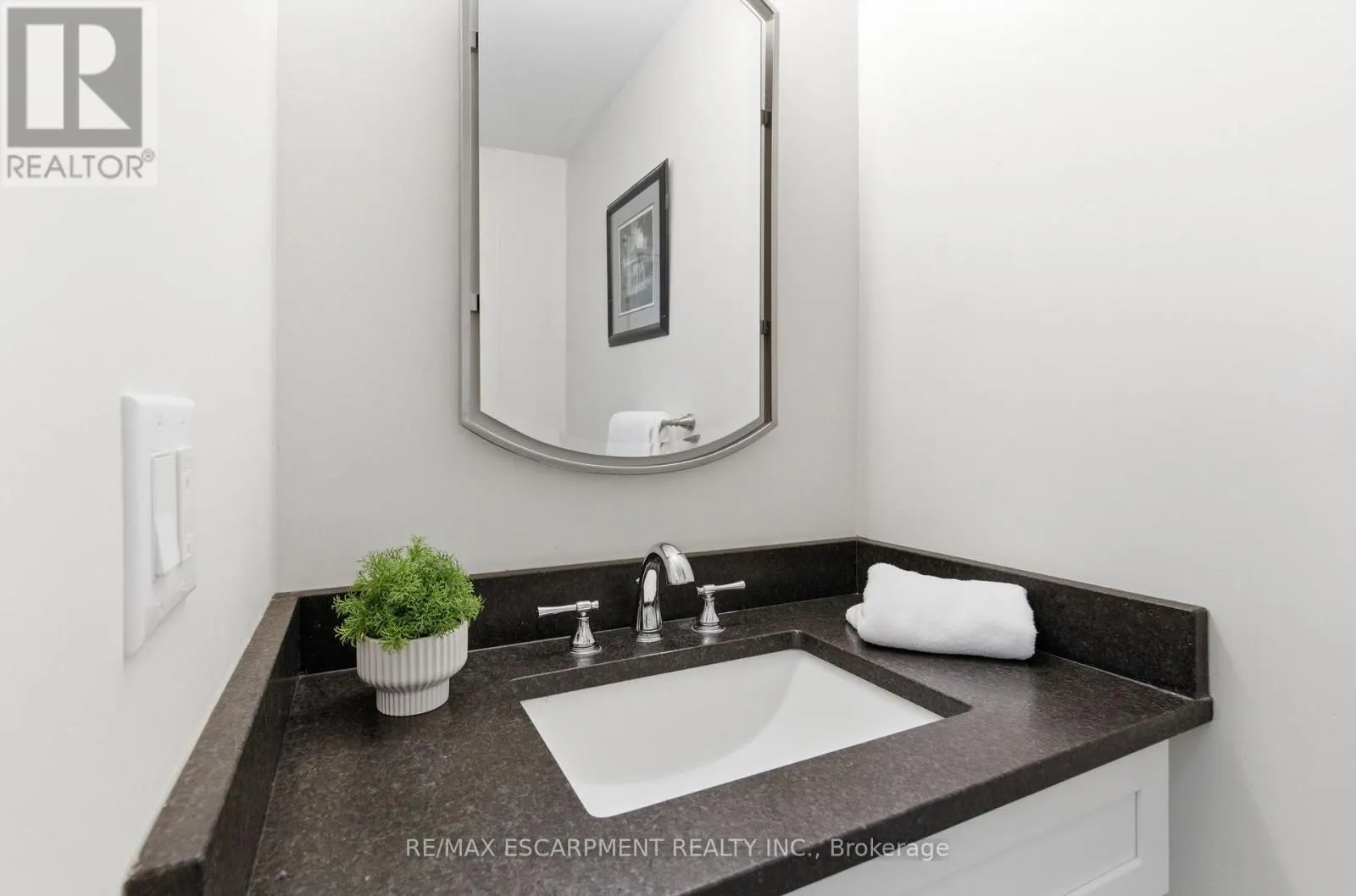 48 - 5255 LAKESHORE ROAD