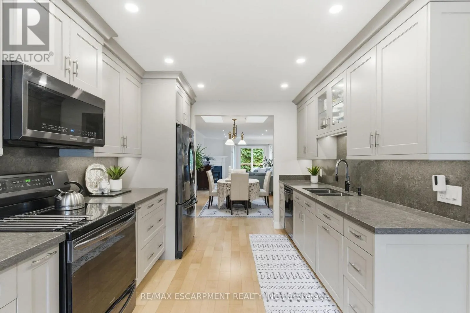 48 - 5255 LAKESHORE ROAD