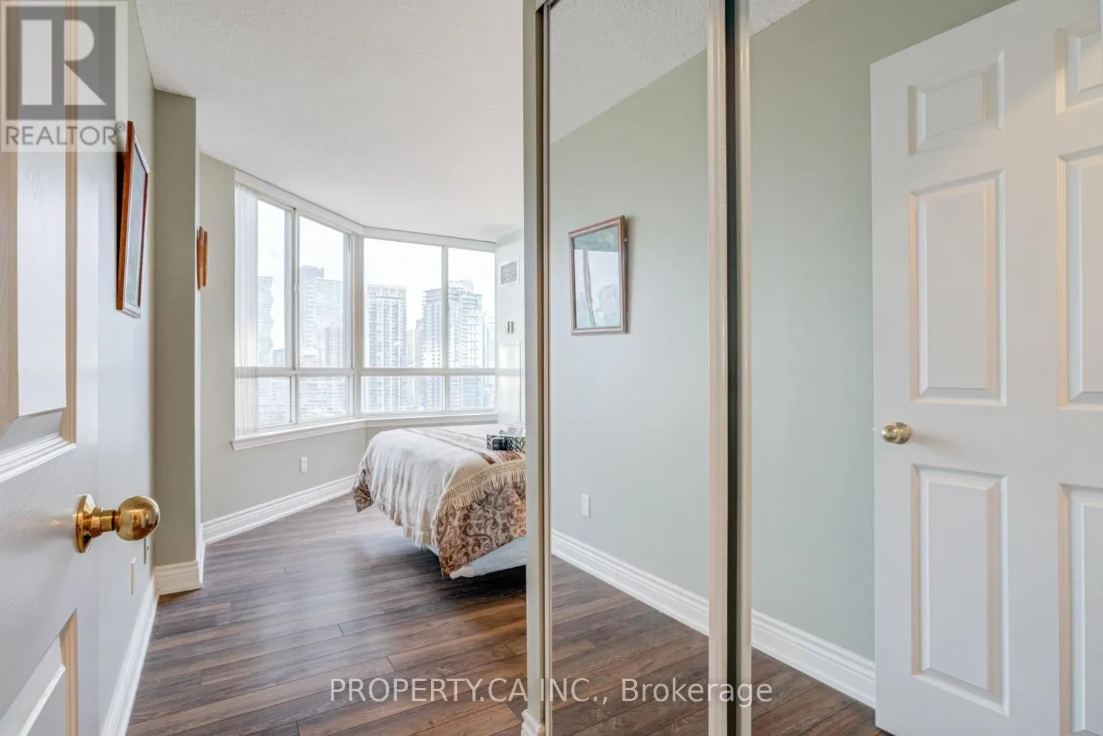 2210 - 3605 KARIYA DRIVE