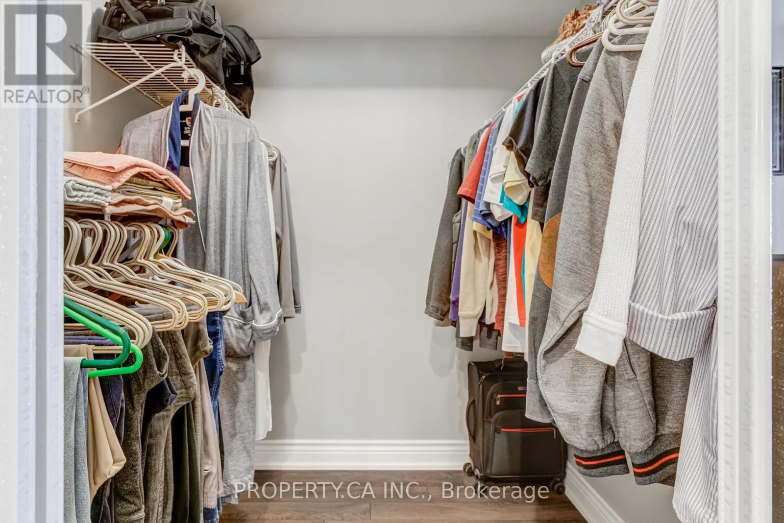 2210 - 3605 KARIYA DRIVE