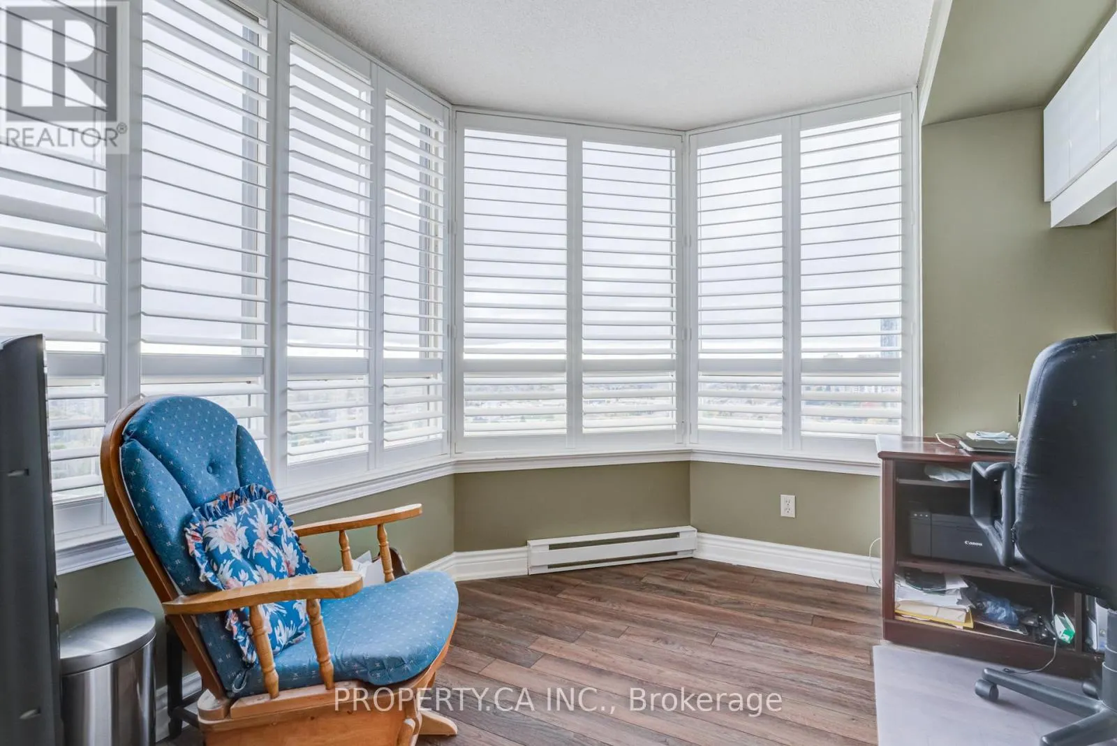 2210 - 3605 KARIYA DRIVE