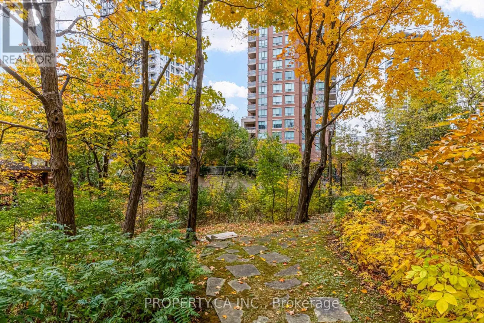 2210 - 3605 KARIYA DRIVE