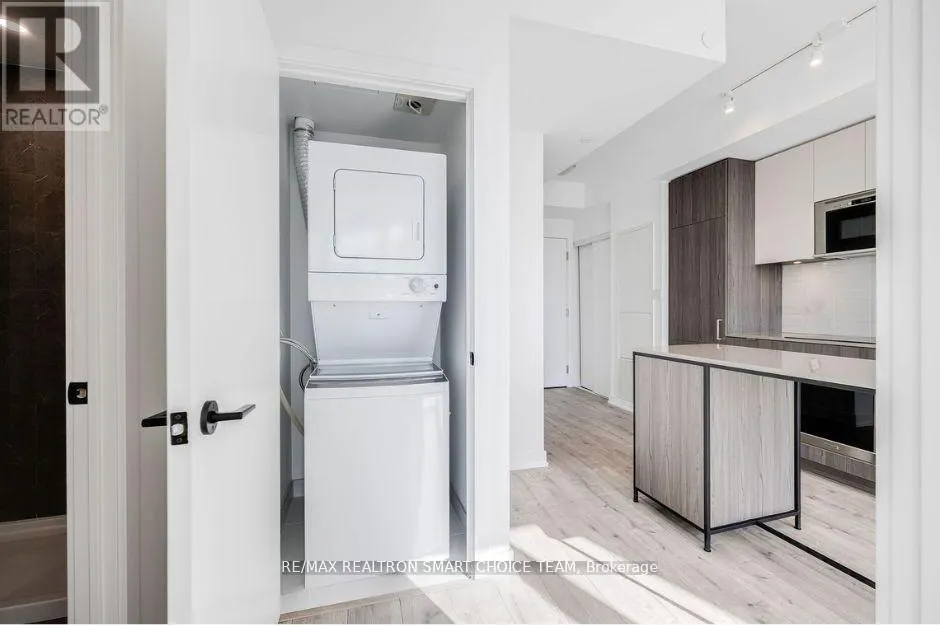 1316 - 220 MISSINNIHE WAY