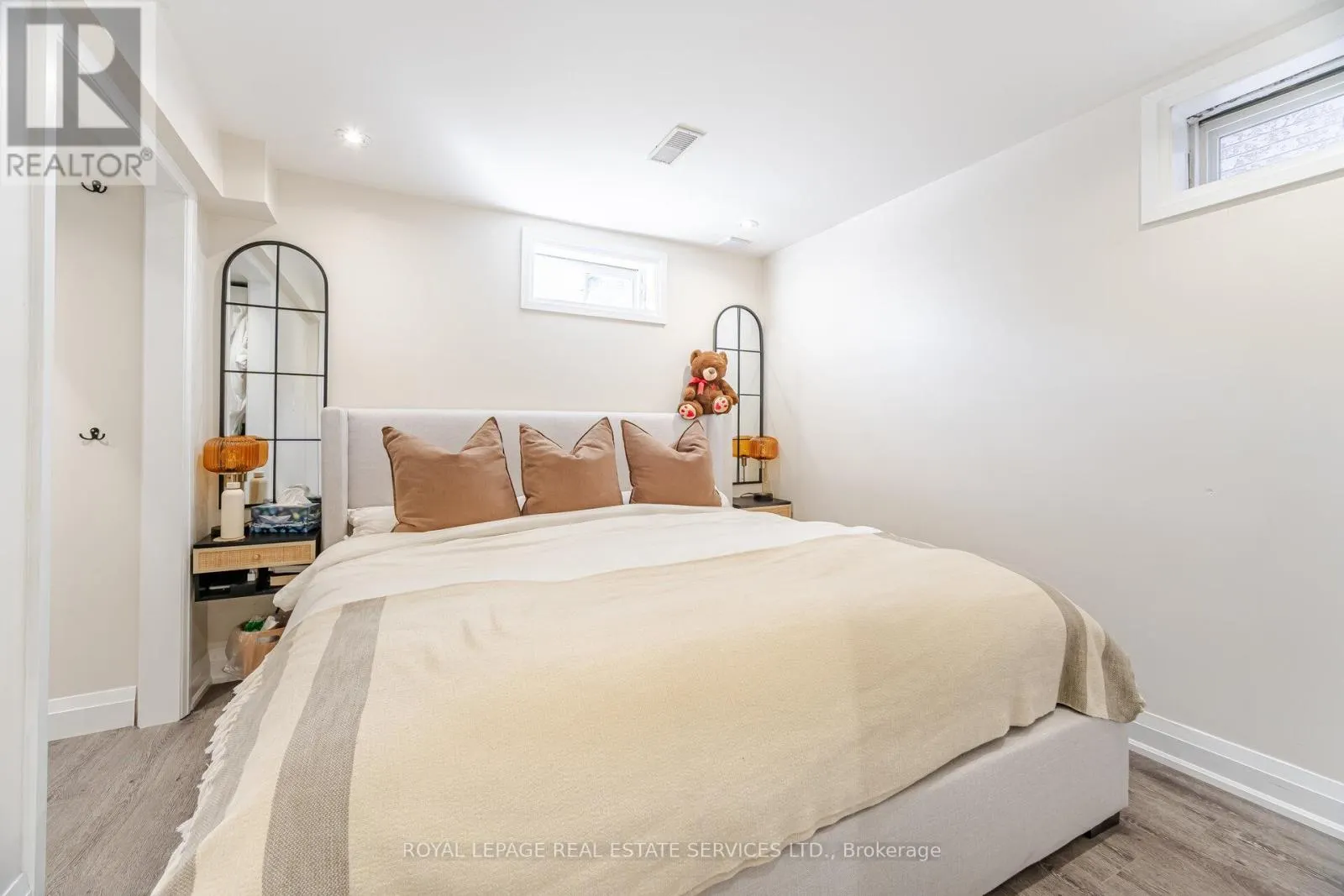 52 WILDBERRY CRESCENT