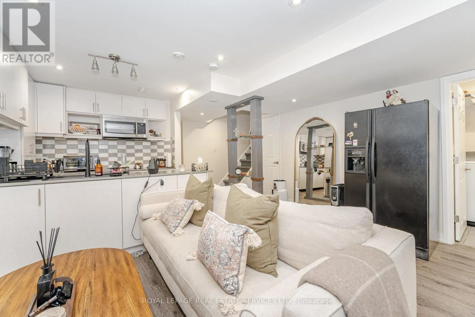 52 WILDBERRY CRESCENT