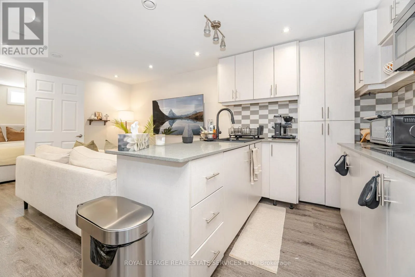 52 WILDBERRY CRESCENT